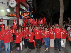 Darbe girişimine karşı yürüyüş yaptılar