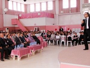 Öğrencilere moral ve motivasyon semineri