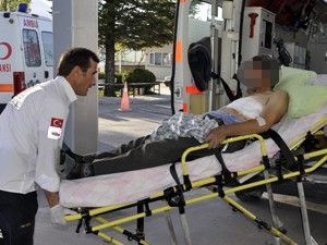 Tartıştığı komşusunu bıçakladı