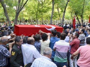 Konya Şehitlerini Son Yolculuğuna Uğurladı