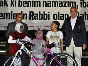 Namazını camide kıl puanını topla, ödülü kap