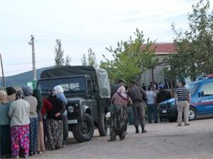 Babasını öldürüp intihar etti