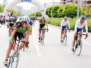 Bisikletçiler Trafiğe Saygı için pedal çevirdi