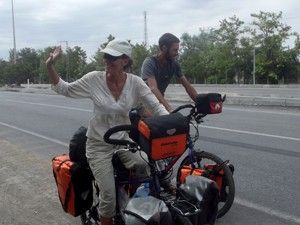 Fransız Çift Meke Krater Gölü'nde kamp yaptı