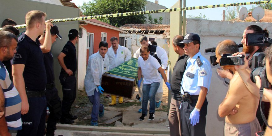 Ağabeyi ve 3 yeğenini baltayla öldürdü