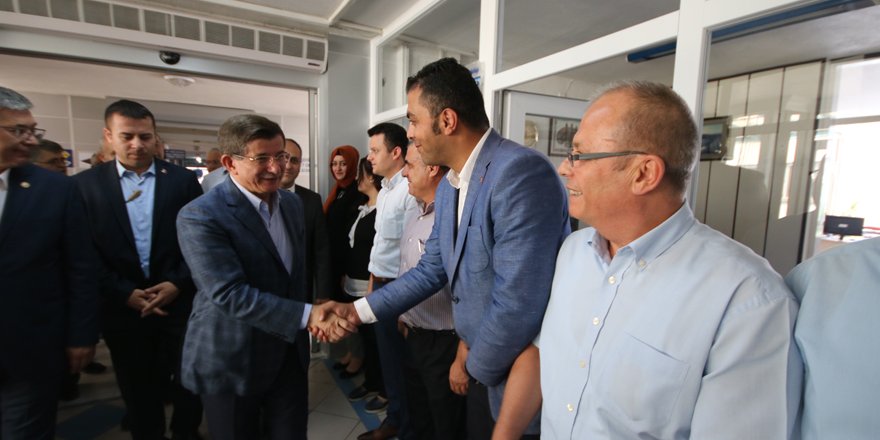 Davutoğlu, Beyşehir Belediyesini ziyaret etti
