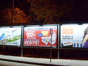 Billboardların elektriğini ihaleyi alan firma ödüyor