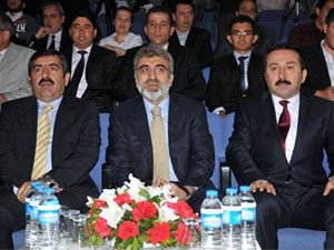 Enerji ve Tabii Kaynaklar Bakanı Yıldız gençlerle buluştu