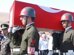 Şehit üç subayımızın kimlikleri