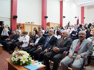 Hemşire, hizmetkardır