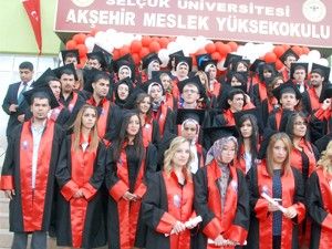 Akşehir MYO 22.mezunlarını verdi