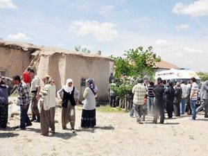 Cinnet getiren baba 20 günlük çocuğunu ve eşini öldürdü