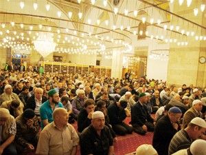 Regaib Kandili huşu içerisinde kutlandı