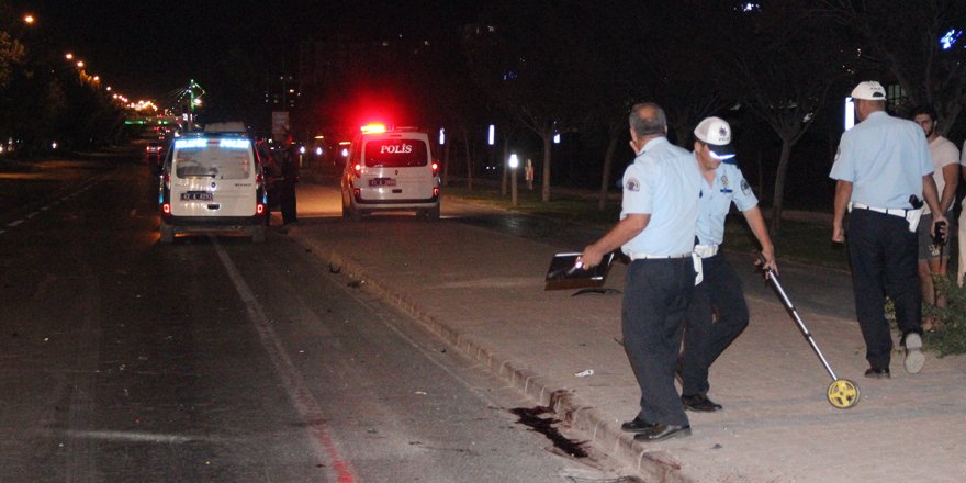 Otomobilin çarptığı kadın hayatını kaybetti