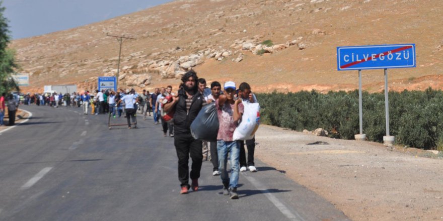 Suriyeliler bayramlaşmak için ülkelerine dönüyor