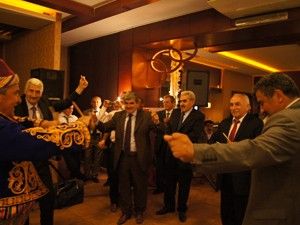 Bozkırlılar yemekte bir araya geldi