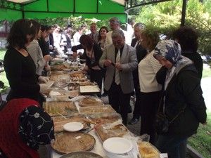 Yoksul öğrenciler yararına kermes