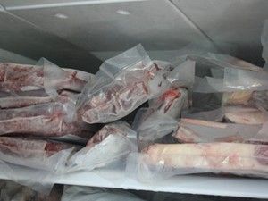 Buzdolabından et çaldılar