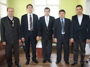 Cemiyete ziyaretçi akını