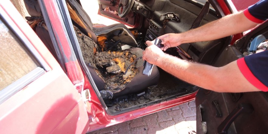 Otomobilde bırakılan cep telefonu patladı