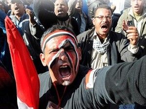 Tahrir'de 'Mübarek'e idam' isyanı
