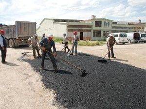 Hançerli asfalt çalışmalarını inceledi