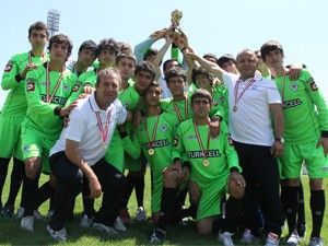 Konyaspor U19un şampiyonluğu kutladı