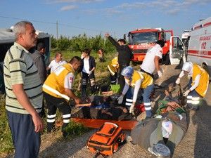 Trafik kazası: 2 ölü, 19 yaralı