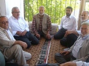 Din görevlilerinden şehit imamın ailesine ziyaret