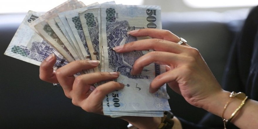 Suudi Arabistan'da maaşlar düşürüldü