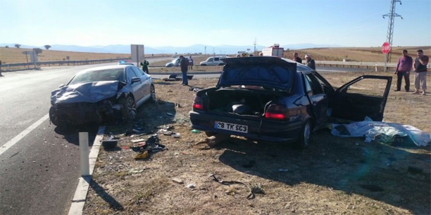Konya'da iki otomobil çarpıştı: 2 ölü