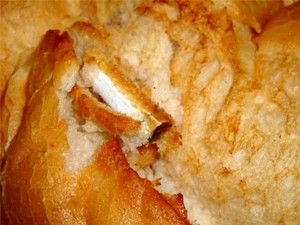 Ekmekten sigara izmariti çıktı