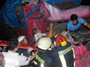 Yolcu kabinde sıkıştı