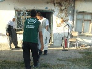 İHH-AYDER ev eşyası yardımı yaptı