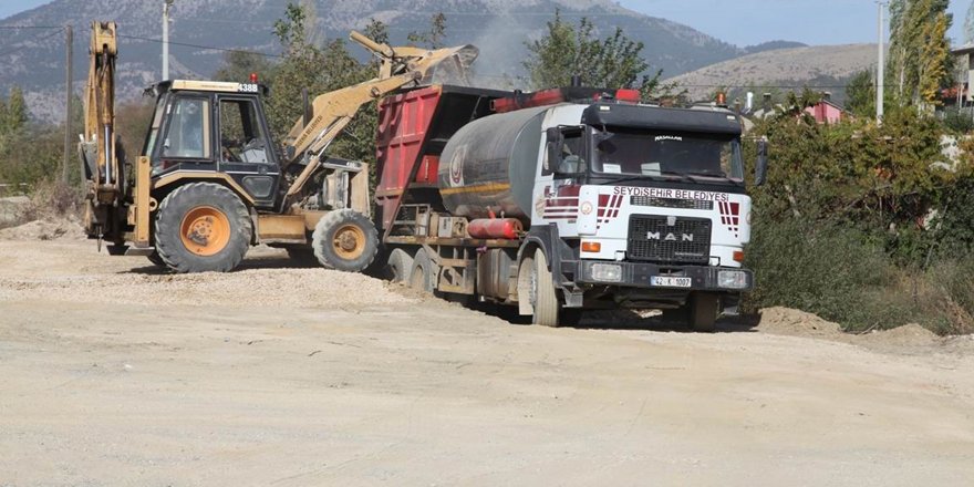 Seydişehir’de soğuk asfalt çalışmaları sürüyor