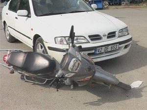 İki ayrı trafik kazası: 3 yaralı