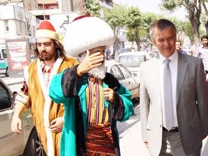Nasreddin Hoca Konya sokaklarında