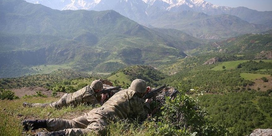 Hakkari'de çatışma: 2 şehit 5 yaralı