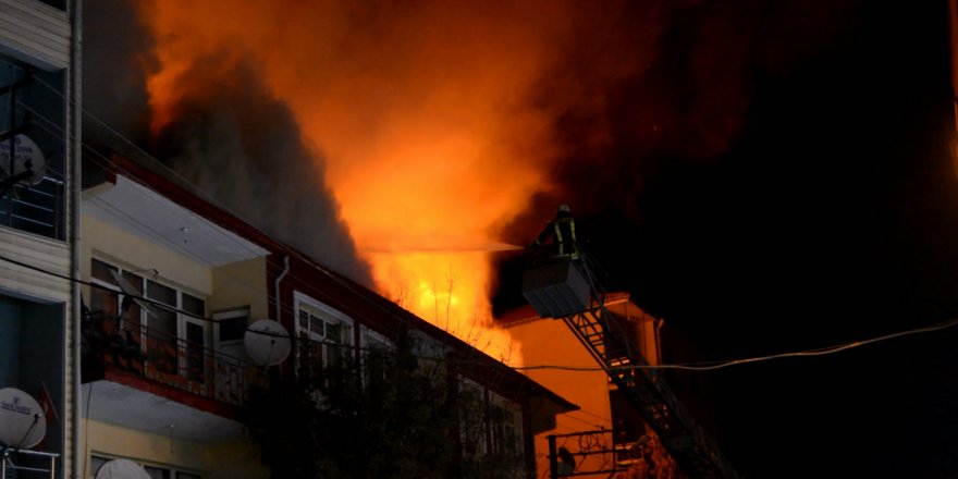 Kulu'da çatı yangını