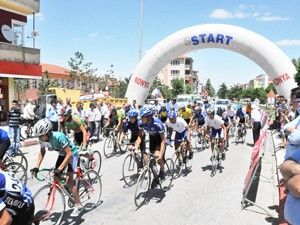 Akşehir kirazı adına bisiklet turnuvası yapıldı