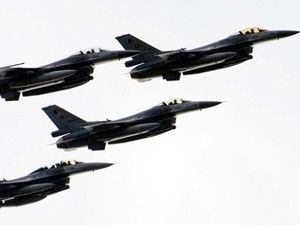 Sınırda F-16'lar havalandı