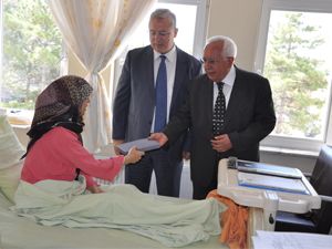 Özbuğday'dan hastalara ziyaret