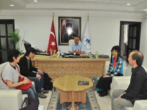 Japon sanatçıdan Başkan Oğul'a ziyaret