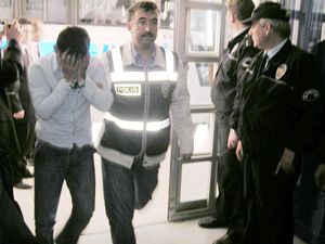 DTP İl Başkanı’nda aralarındabulunduğu 18 kişi adliyede