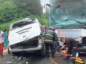 Zonguldak'ta kaza: 3 ölü, 13 yaralı
