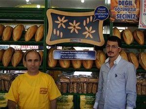 Askıda ekmekle ihtiyaç sahibi gözetiliyor