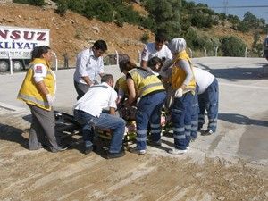 Merdivenden düşen çocuklar yaralandı