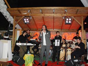 Haktan Şömine Cafe’de sevenleri ile buluştu