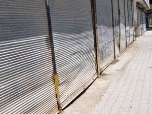 PKK zorla kepenk kapattırdı