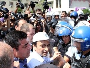 Diyarbakır'da Miting Gerilimi
